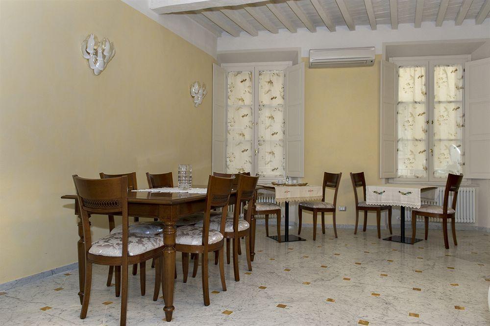 Relais Dei Mercanti B&B And Suites Pisa Bagian luar foto