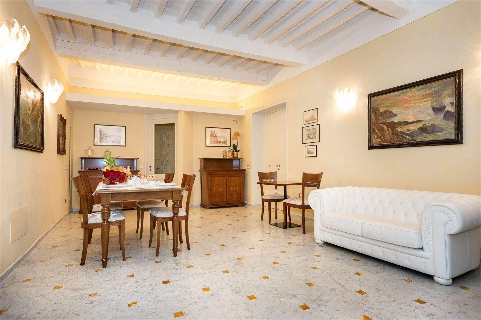 Relais Dei Mercanti B&B And Suites Pisa Bagian luar foto