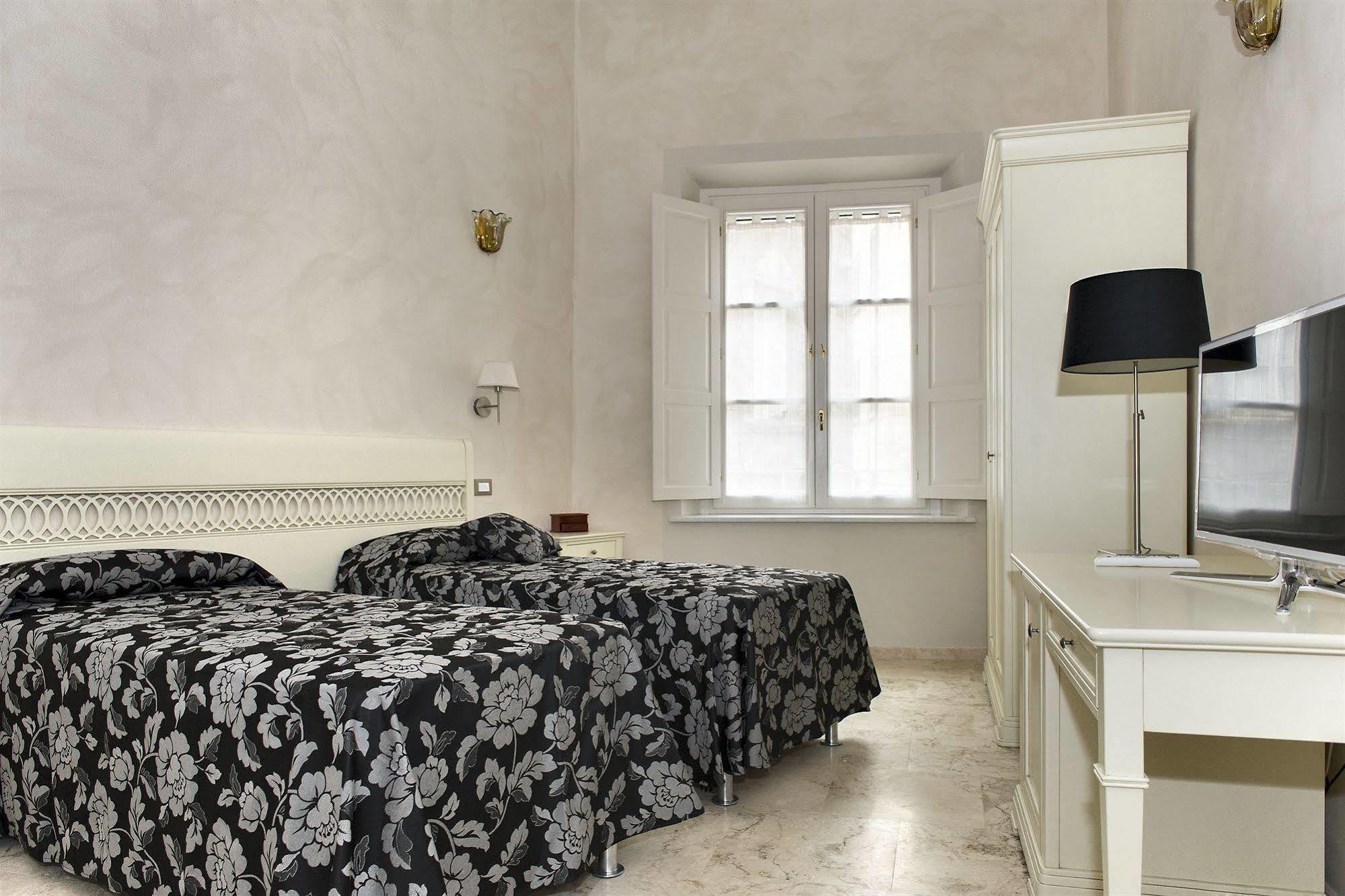Relais Dei Mercanti B&B And Suites Pisa Bagian luar foto