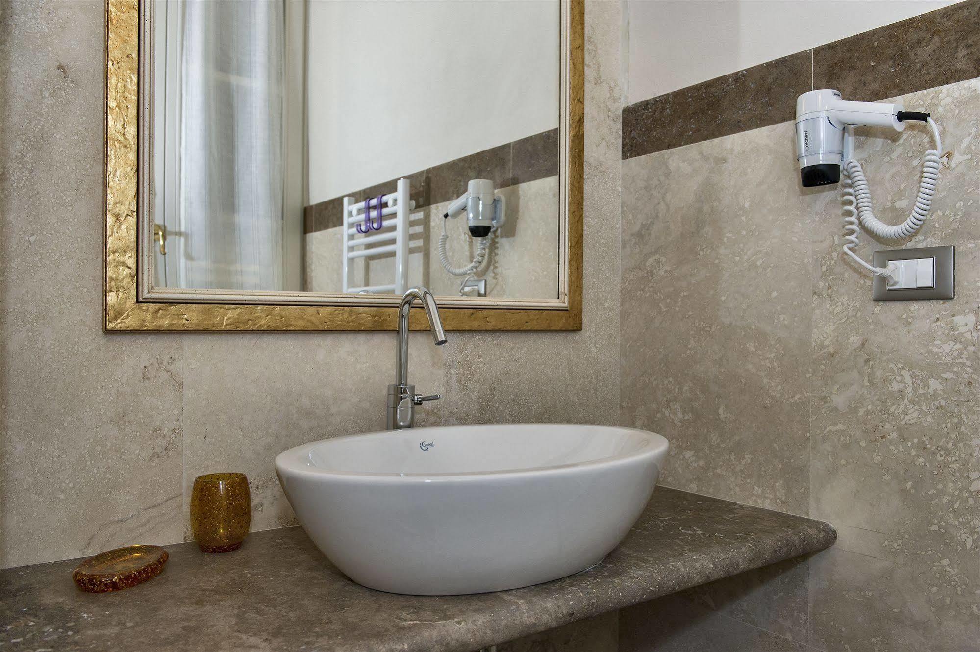 Relais Dei Mercanti B&B And Suites Pisa Bagian luar foto